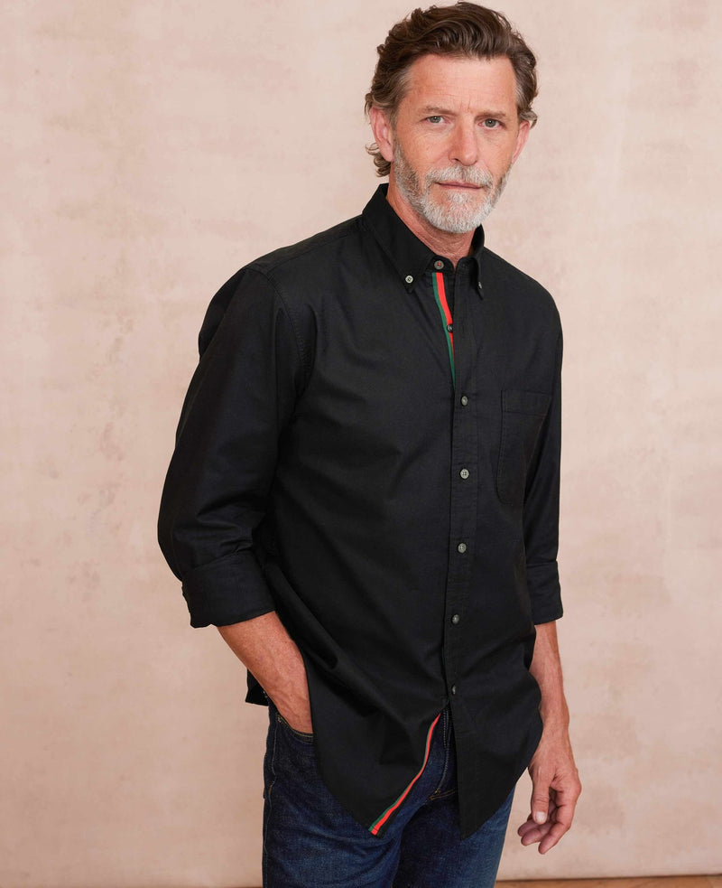 black classic fit button down oxford casual shirt 1410bls model image 2