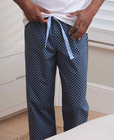 Men's Blue Cotton Fleur De Lys Printed Lounge Pants model shot 1