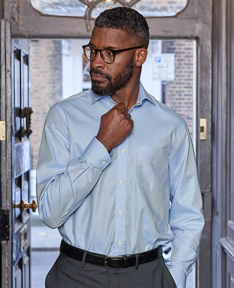 Men's Blue Textured Cotton Classic Fit Formal Shirt model image