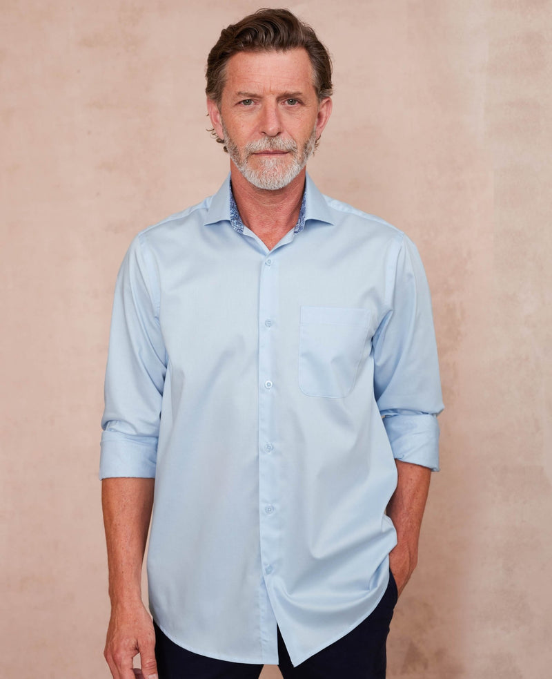 pale blue cotton twill classic fit smart casual shirt single cuff 5007pbl model image 3