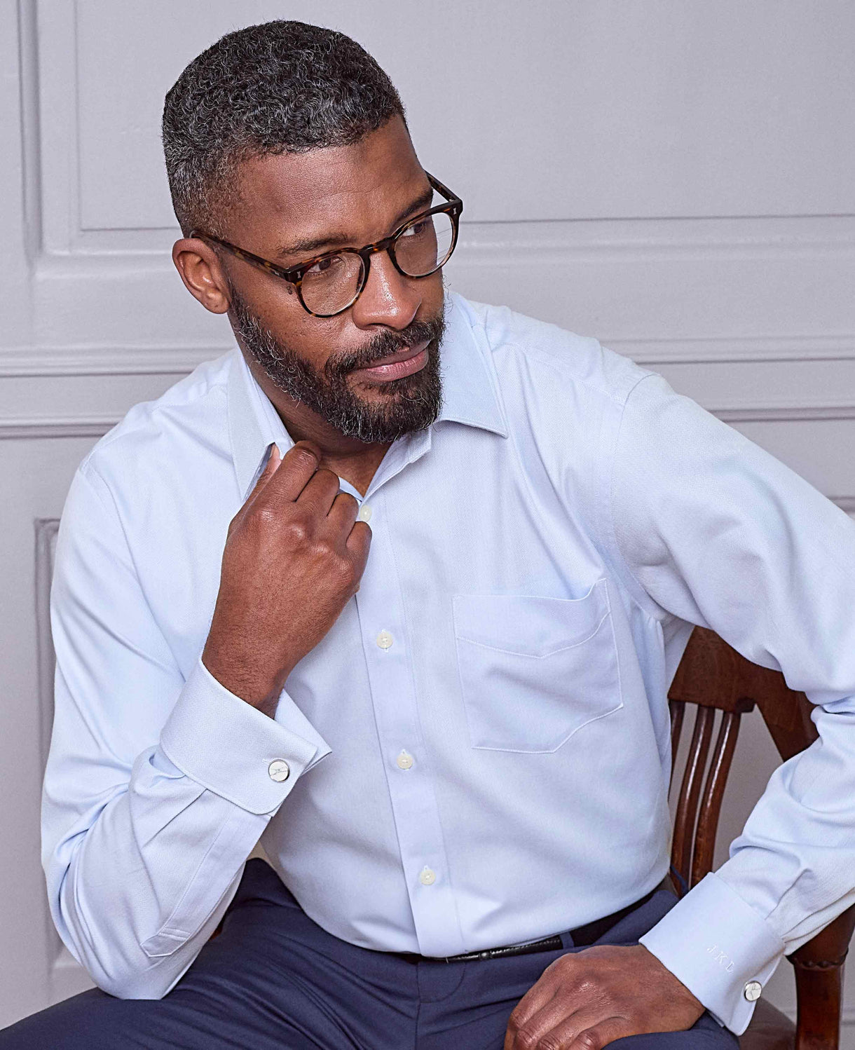 Men's Sky Blue Textured Cotton Herringbone Classic Fit Formal Shirt With Double Cuff model image