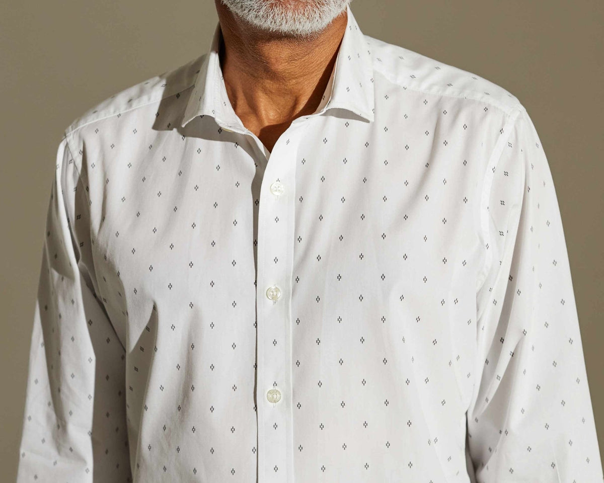 Men's White Classic Fit Printed Casual Shirt