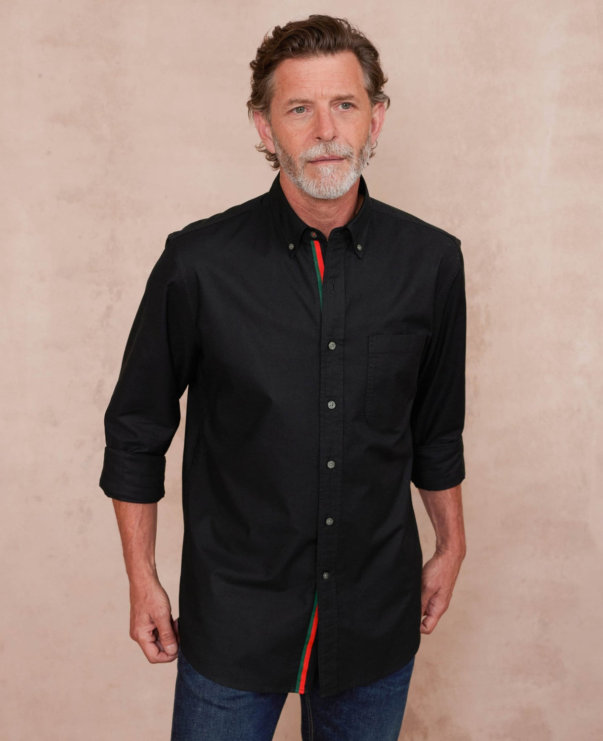 black classic fit button down oxford casual shirt 1410bls model image 3