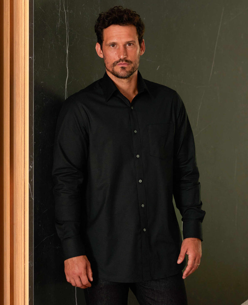 black stretch cotton classic fit formal shirt single cuff 1507blk model image 4