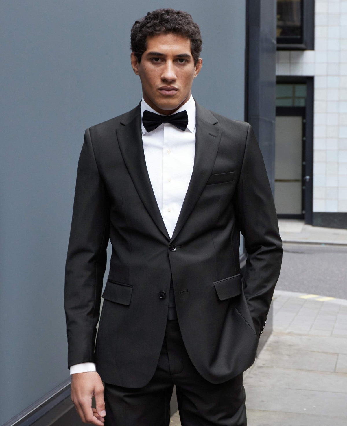 Men's Black Wool-Blend Tailored Travel Suit - One Size model shot