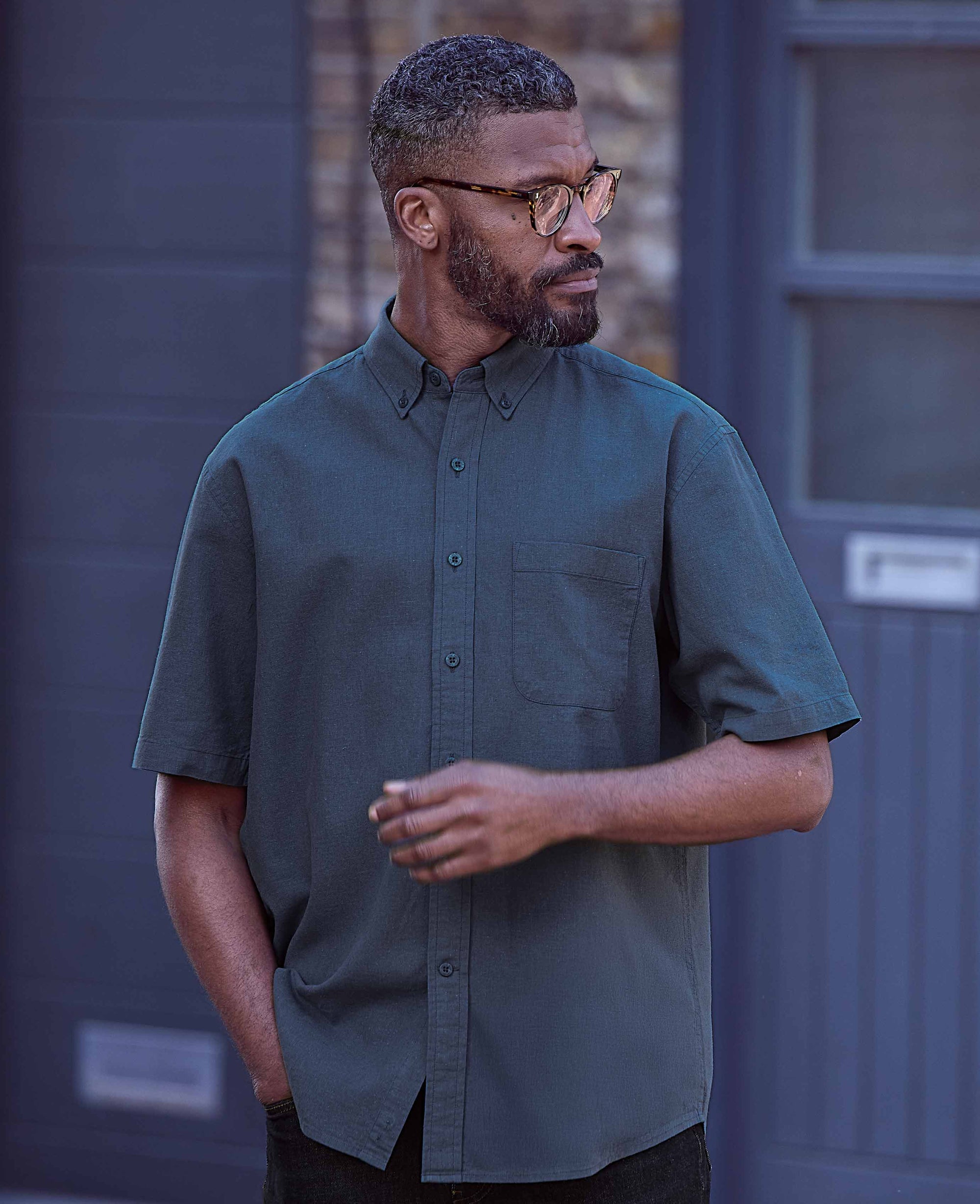 Men's Dark Blue Linen Cotton Classic Fit Short Sleeve Casual Shirt | Savile Row Company Men's Dark Blue Linen Cotton Classic Fit Short Sleeve Casual Shirt | Savile Row Company