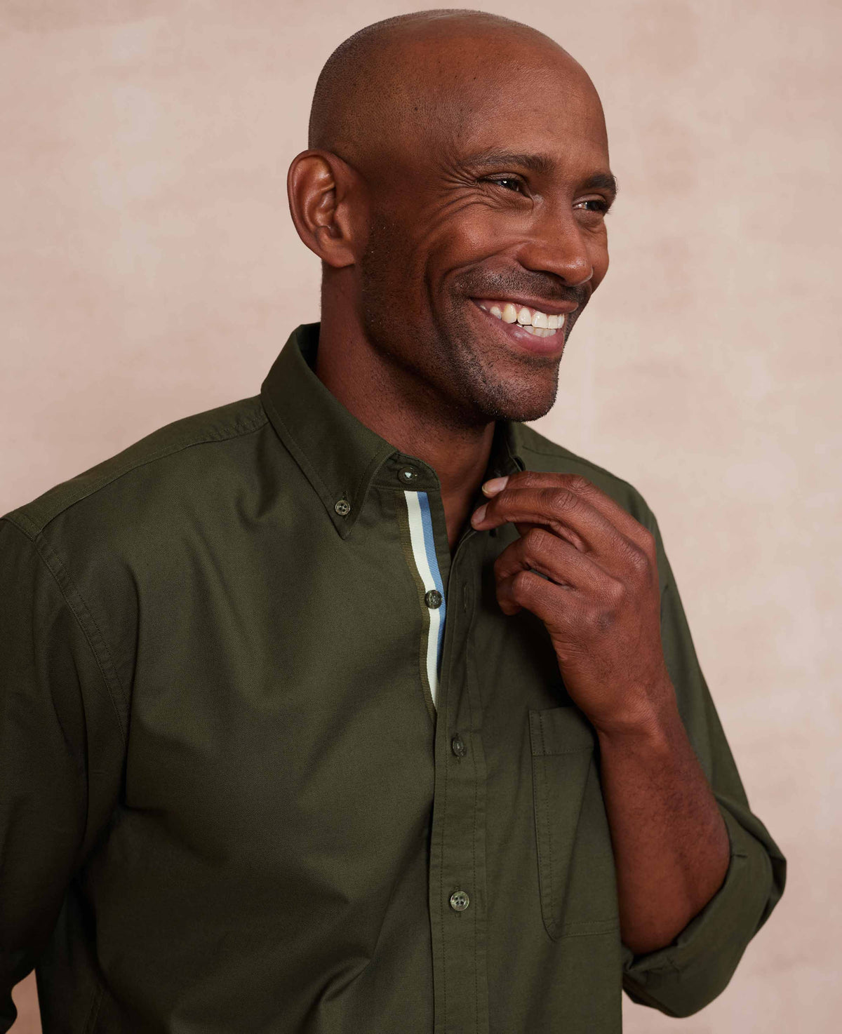 khaki classic fit button down oxford casual shirt 1410khs model image 2