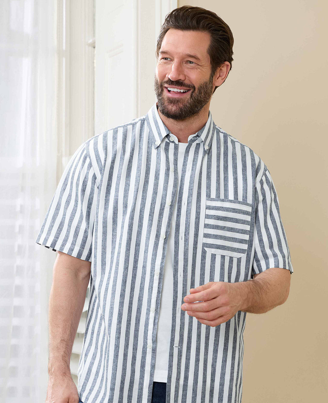 Men's dress shirts: Classic vs Slim Fit Guide | Savile Row Company Men's dress shirts: Classic vs Slim Fit Guide | Savile Row Company