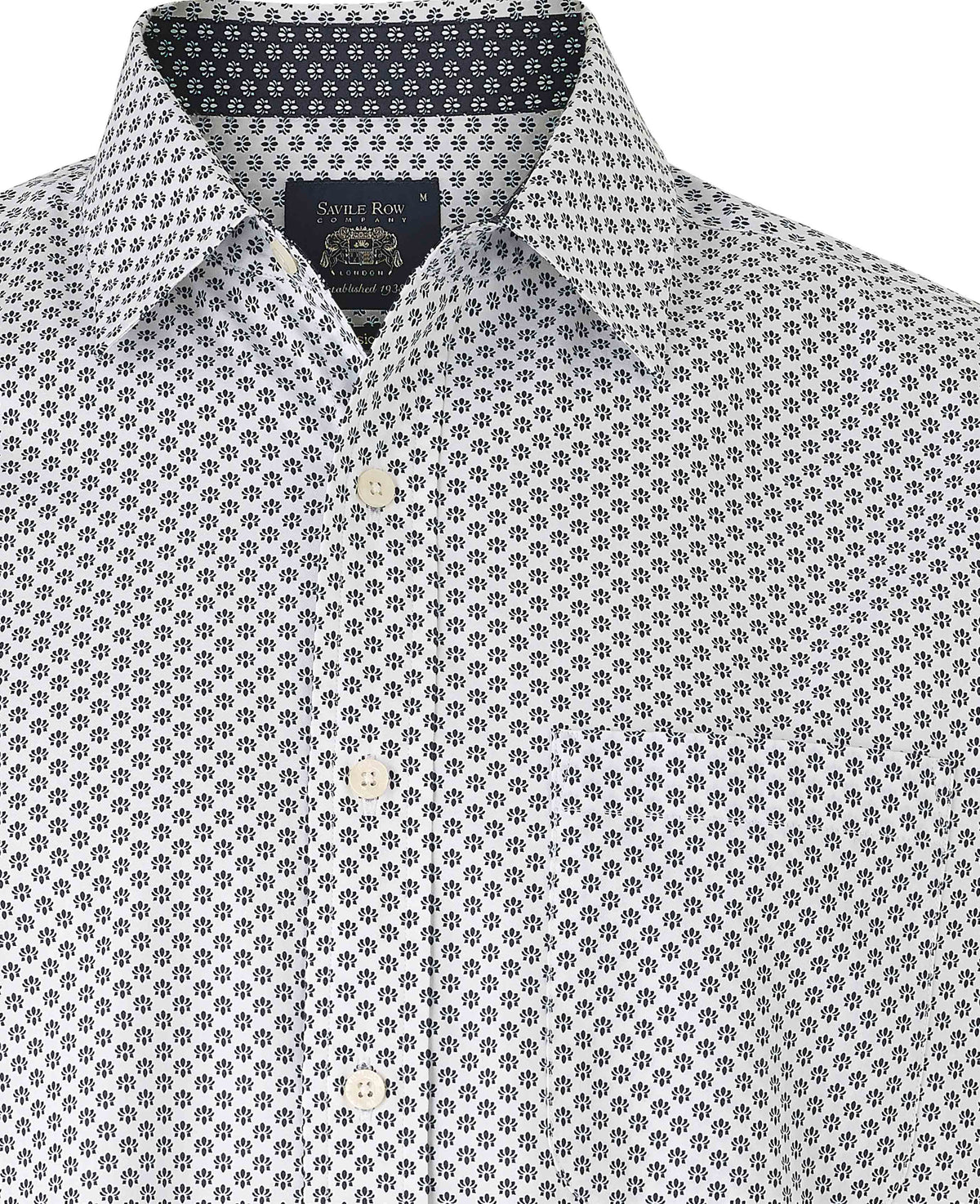 Men's White Cotton Classic Fit Printed Casual Shirt collar detail