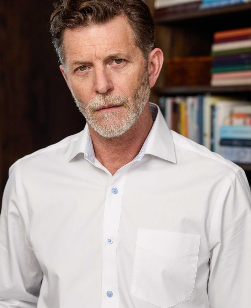 Men's White Cotton Poplin Classic Fit Formal Shirt model image