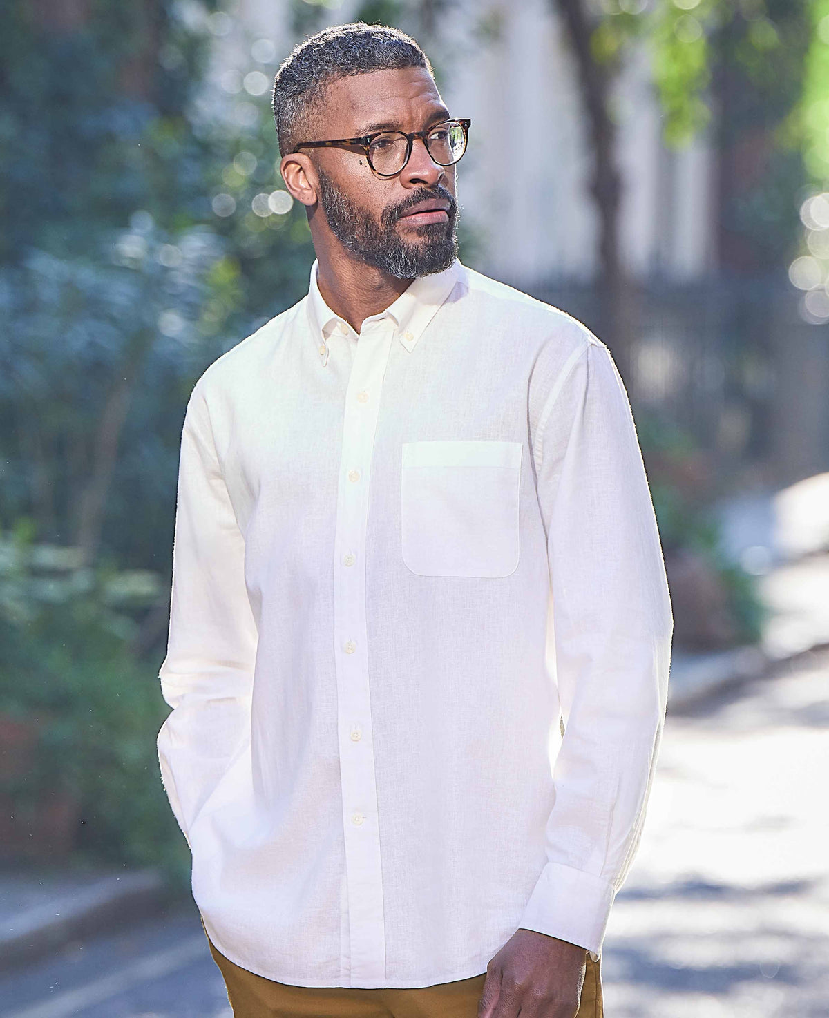 Men's White Linen-Blend Classic Fit Casual Shirt model shot