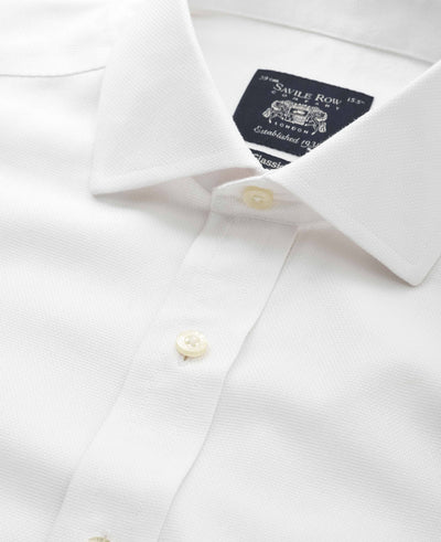 Men's White Textured Cotton Classic Fit Non-Iron Shirt With Single Cuffs collar detail