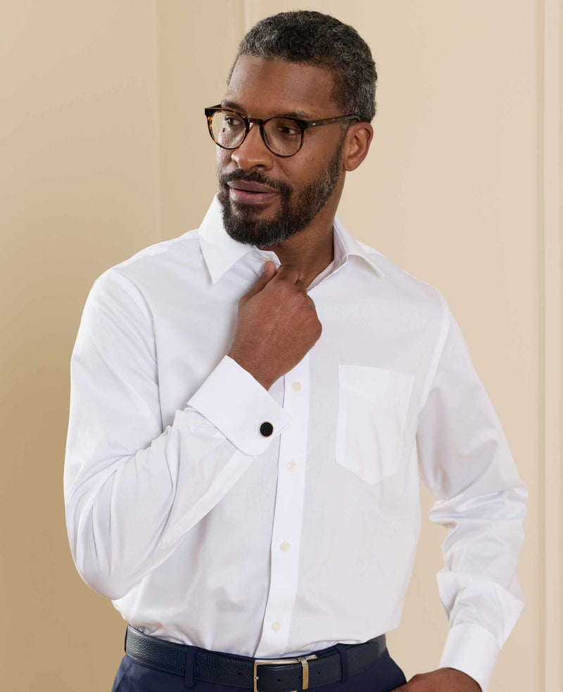 Men's White Twill Classic Fit Formal Shirt With Double Cuffs model shot