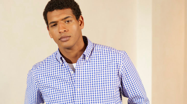 How should a men's casual shirt fit?